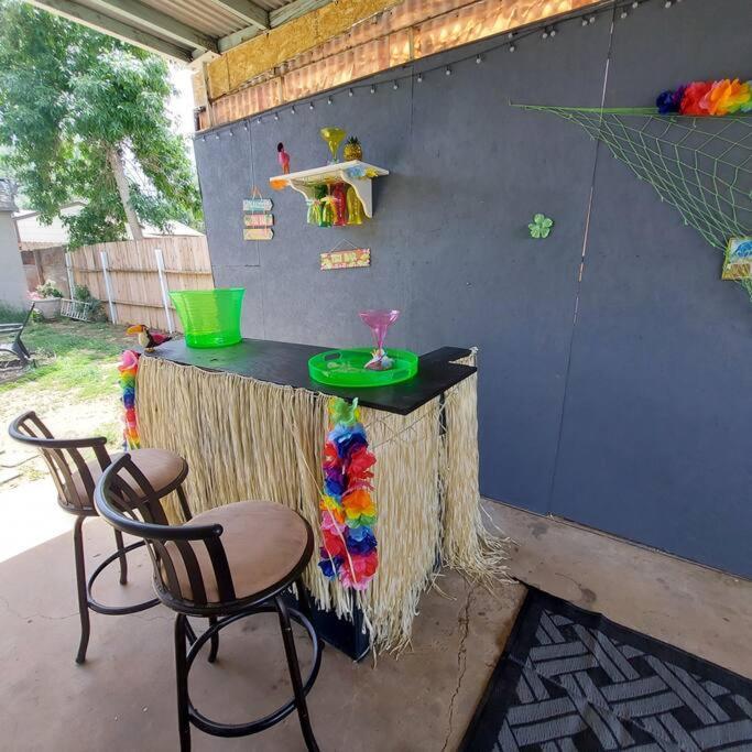 Cheerful 3 Bedroom House. Great Location コロラドスプリングス エクステリア 写真