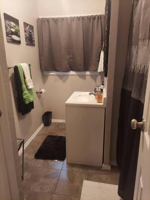 Cheerful 3 Bedroom House. Great Location コロラドスプリングス エクステリア 写真